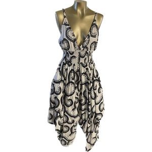 Black/White Jumper with pockets scarf/belt